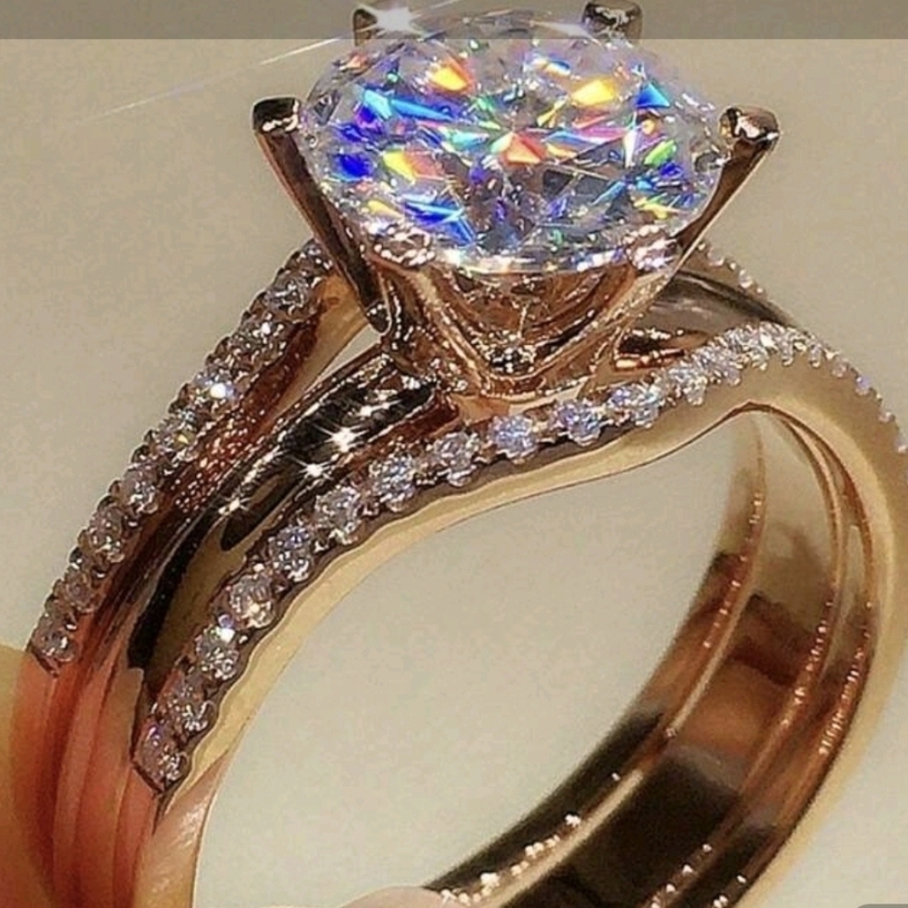 Elegant Gold and Silver Women's Ring